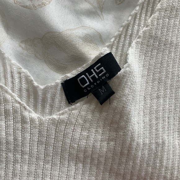 2 bodysuits - Picture 7 of 7